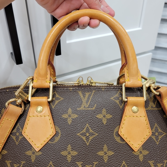 BEAUTIFUL ❤ Authentic Louis Vuitton Alma PM Monogram Satchel - Picture 3 of 16